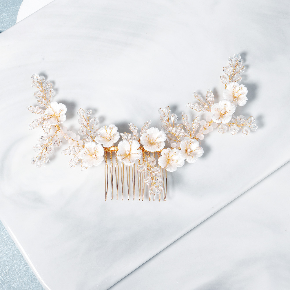 Handcrafted bride headwear with rice bead crystal combs, acrylic white flower hair combs, high-end ancient-style Hanfu hair accessories Specification drawing