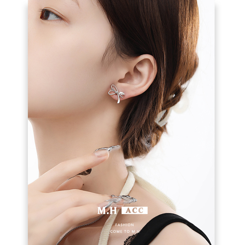 Korean high-end bow earrings 925 autumn/Winter simple style stud earrings Original niche design silver earrings details Picture