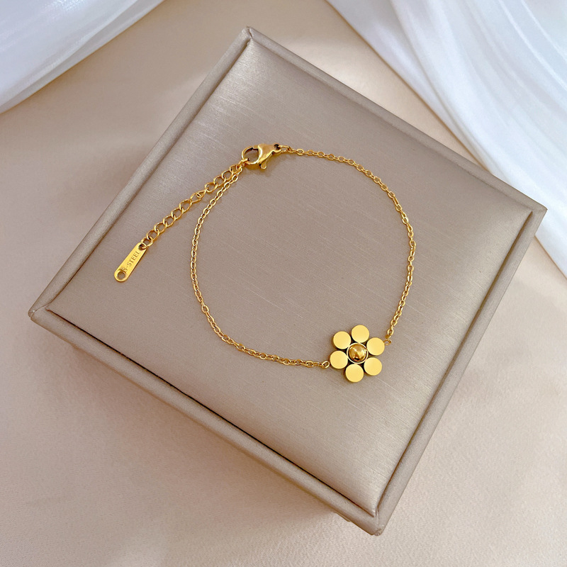 【 All-titanium Steel 】 Dongdaemun Unique round bead six-petal flower chain bracelet, a retro best friend of a female Internet celebrity details Picture