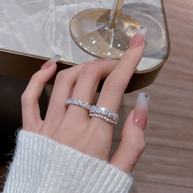 Zircon geometric double-layer open ring, a trendy and simple ring for women in an Instagram style, is a fashionable and stylish accessory with a unique personality and temperament Application Scenario