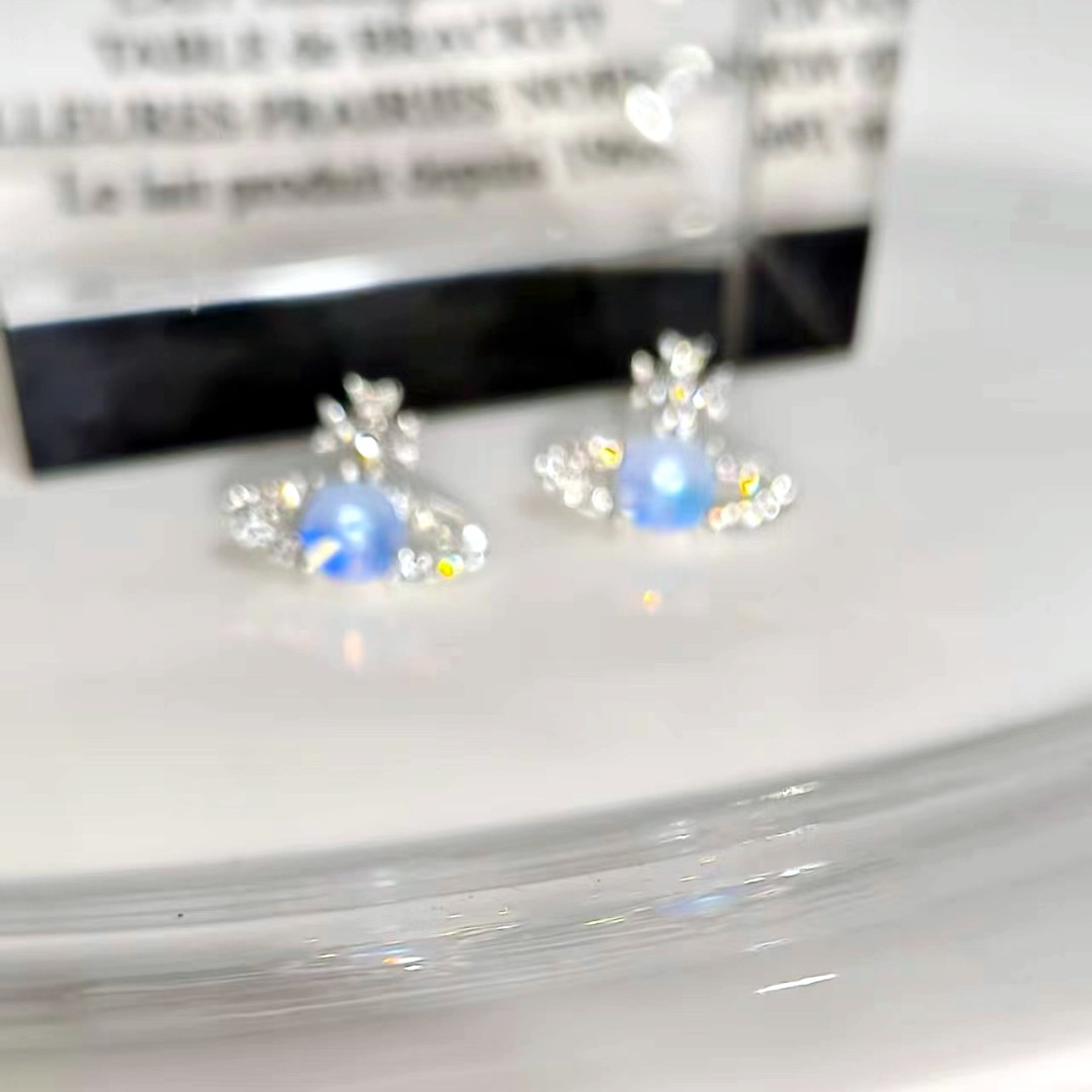 Sparkling Diamond Light Luxury Planet stud earrings for women, trendy, niche, high-end, versatile, fashionable, individual, sweet and cool style earrings and earrings full figure