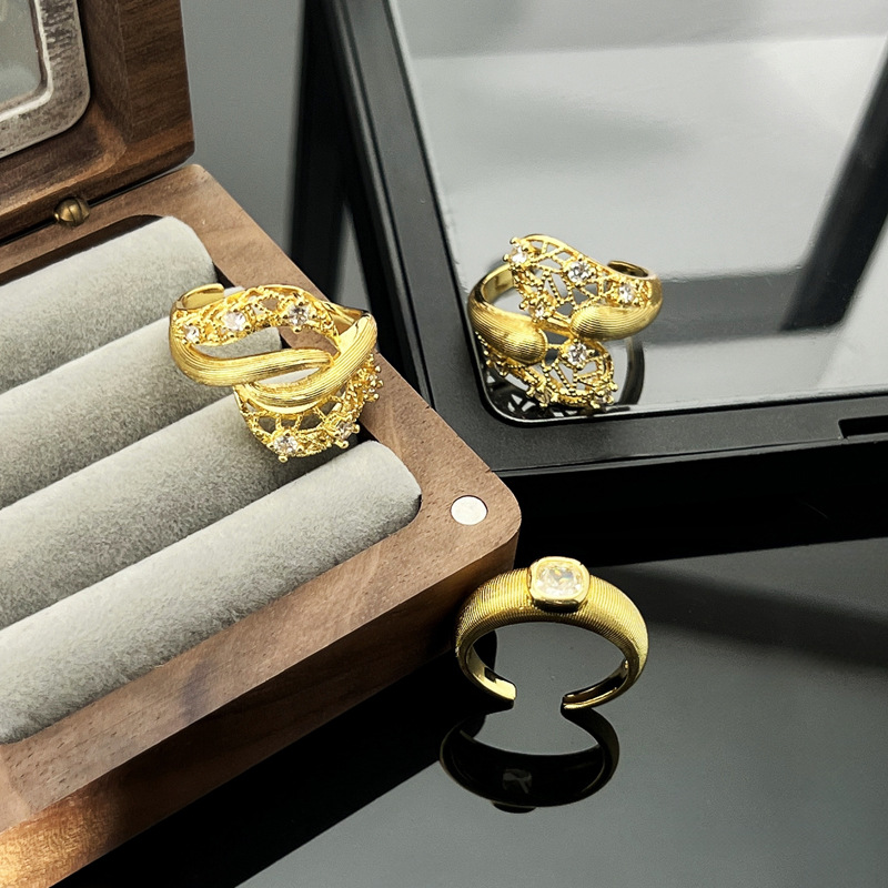 Cross-border European and American style retro three-dimensional lace hollowed-out opening ring for women, exquisite brushed, elegant and high-end ring trend Application Scenario