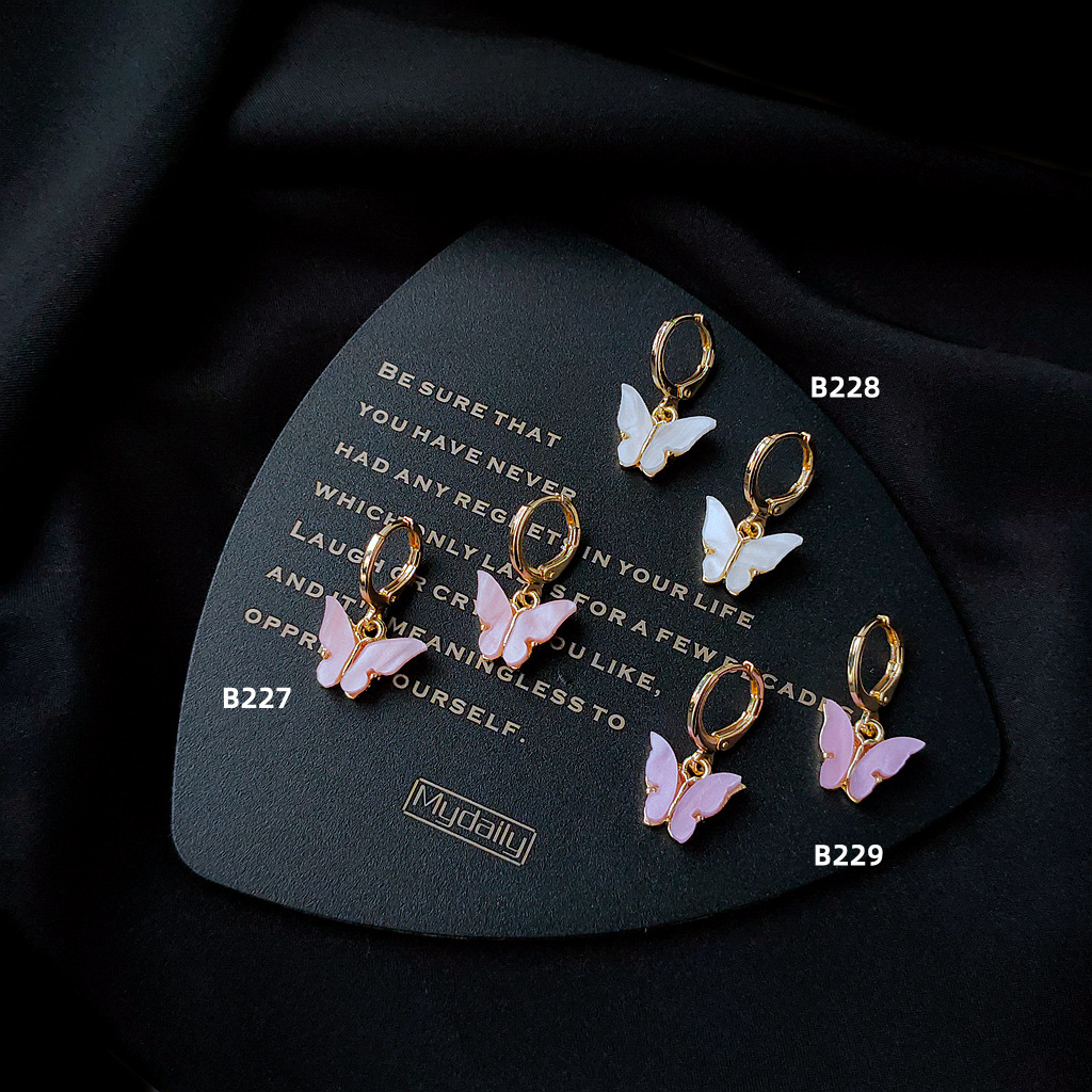 Niche ins Korean style, ladylike charm, butterfly fresh earrings, fashionable and versatile earrings, ear buckles and stud earrings for women Application Scenario