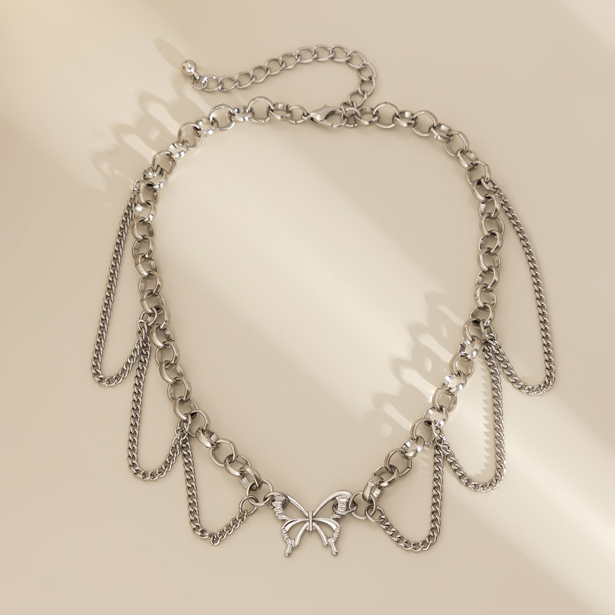 European and American cross-border jewelry, metal tassel chain, punk-style necklace, niche design, sweet and cool butterfly pendant necklace Application Scenario
