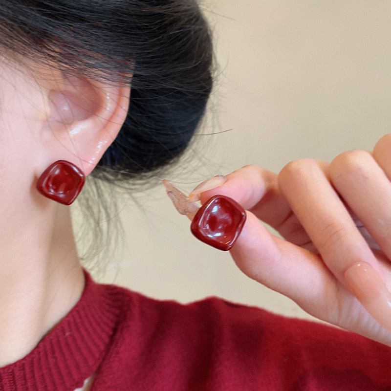 Ankora red wine red earrings for women, simple and versatile, elegant geometric stud earrings, popular autumn and winter earrings wholesale details Picture