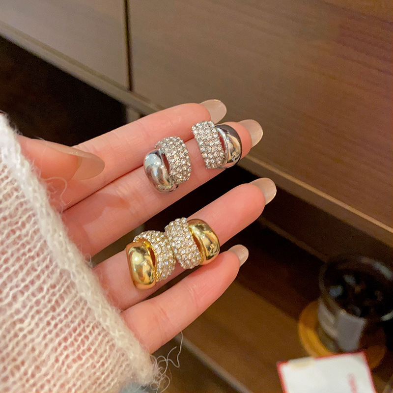 French retro full-diamond arc-shaped double-layer stud earrings for women, light luxury, exquisite and niche design sense, high-end earrings and elegant earrings full figure