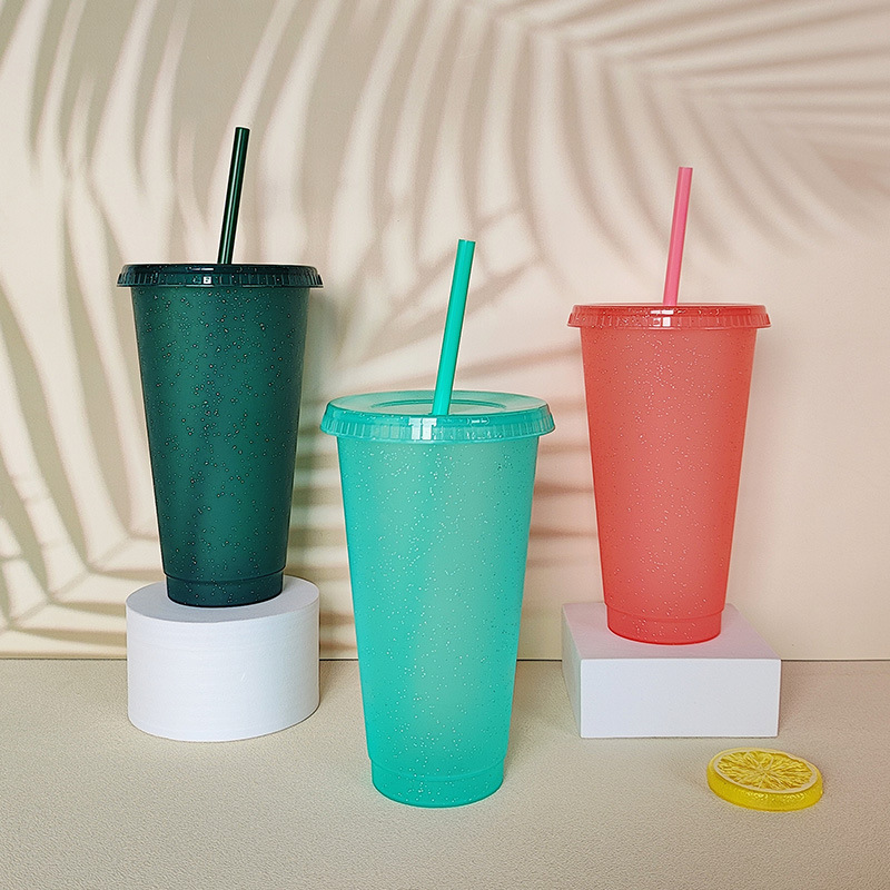 Wholesale from the source factory of fashionable new large-capacity plastic straw cups, glitter cups, and multi-color drinking cups for dining, tea bars and restaurants details Picture