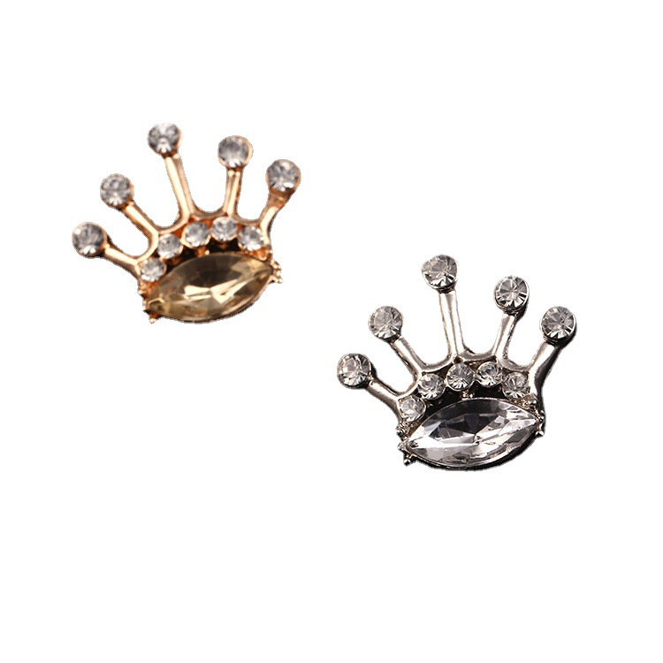Z86 Japanese and Korean version water diamond gold small crown brooch, trendy men's and women's personalized suit shirt collar pin Application Scenario