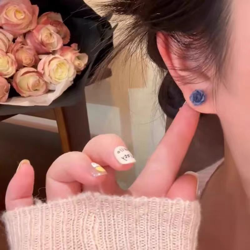 California pink rose flower silver needle stud earrings for women 2025 New style elegant earrings, light luxury and niche design sense earrings Application Scenario