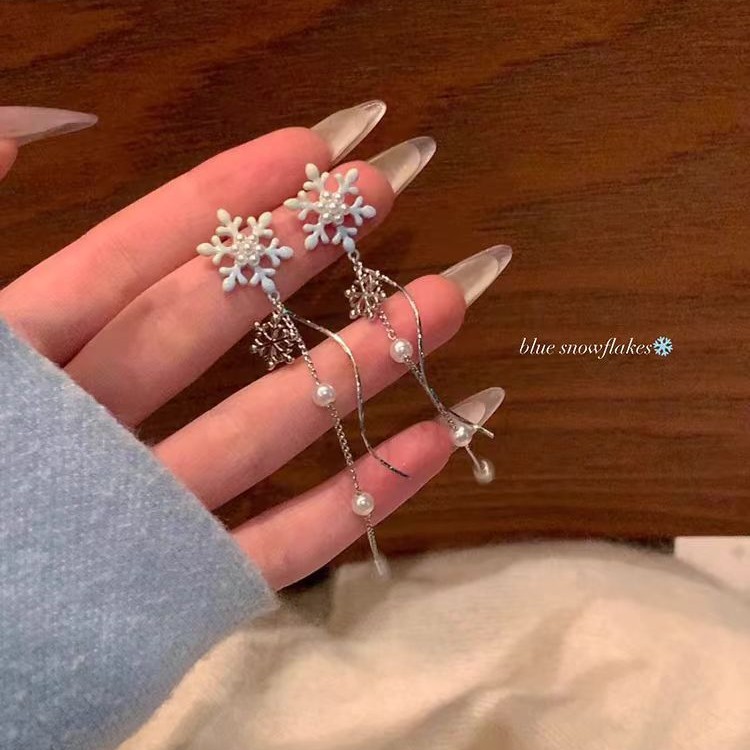 Autumn and winter snowflake tassel earrings, unique pearl high-end earrings for women, 2025 new bestsellers, elegant stud earrings full figure