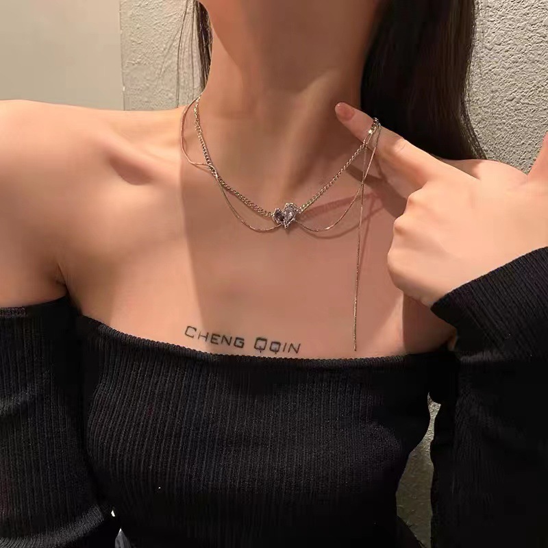 A niche zircon heart-shaped necklace with a unique design sense, a 2022 new style for women's Instagram hip-hop collarbone chain and a sweet and cool necklace full figure