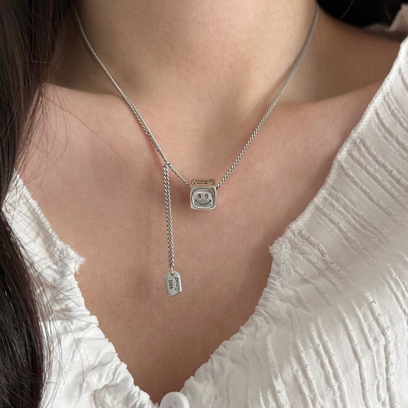 Silver retro square five-pointed star smiling face necklace, collarbone chain, tassel sweater chain from Dongdaemun, South Korea, 2023 trend details Picture