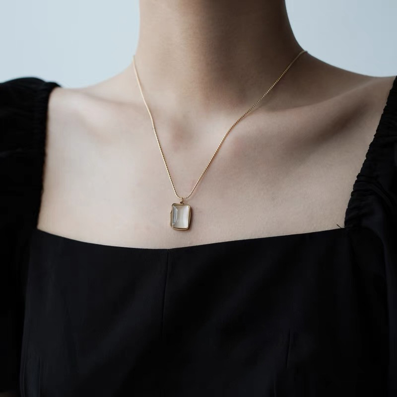 Cat's eye stone square pendant necklace, a new style for women in 2022, is a popular collarbone chain accessory that doesn't fade details Picture