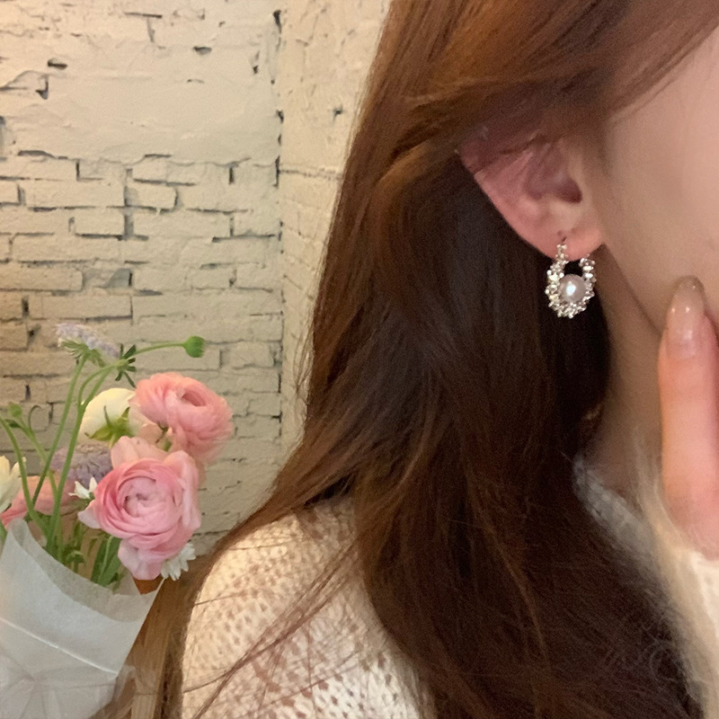 Korean-style sparkling silver pearl ring ear earrings 2025 new bestseller, high-end stud earrings with unique personality Specification drawing