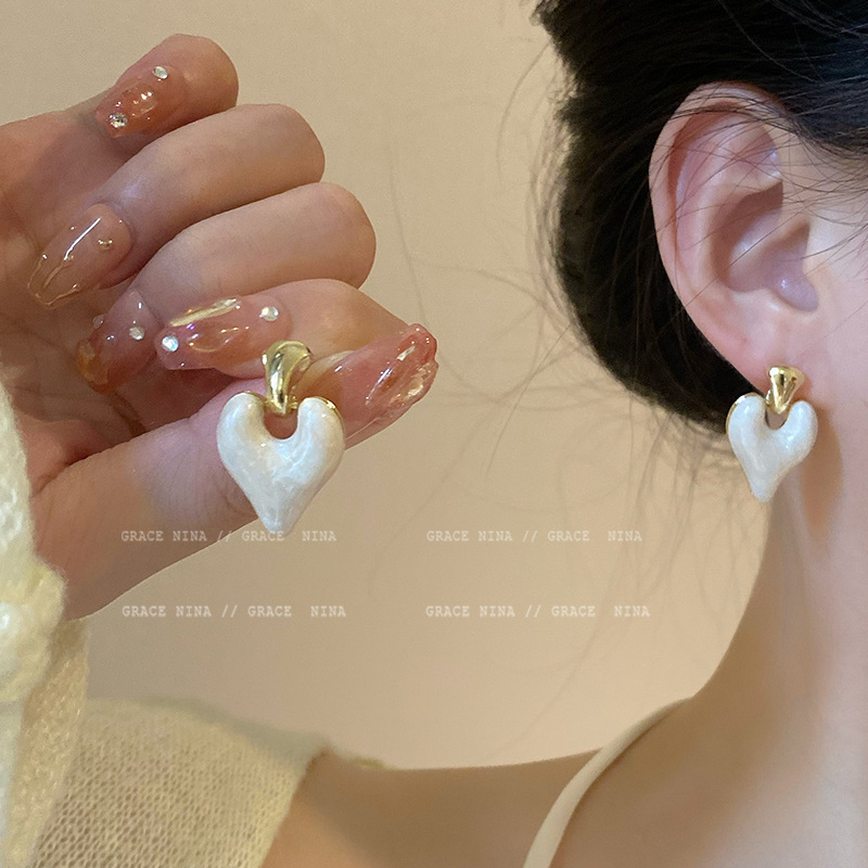 Romantic ~ Glazed heart-shaped earrings, feminine elegance and high-end sophistication, niche stud earrings, new 2025 accessories details Picture