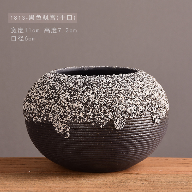Modern and simple ceramic, pure hand-brushed black and white, creative home decoration items for the living room desktop, dry flower holders, hydroponic flower vases Specification image