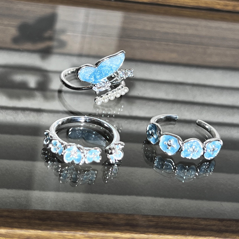 Elegant and sweet open ring for women, blue flower butterfly, high appearance level, best-selling best friend ring, elegant and niche accessory Application Scenario