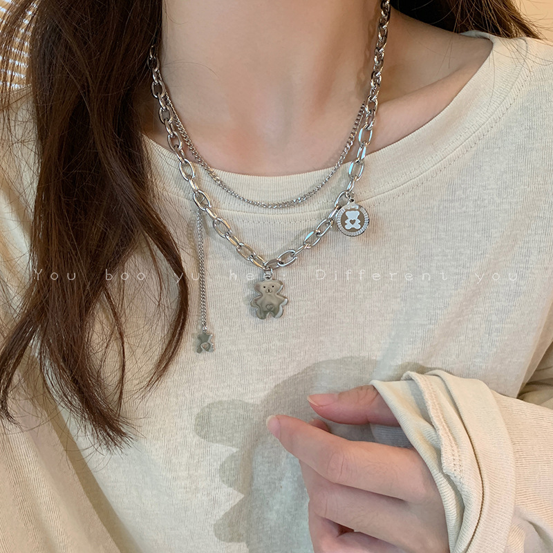 Double-layered bear light luxury necklace for women, Instagram hip-hop hot girl, niche design sense, collarbone chain, cold style, layered accessory details Picture