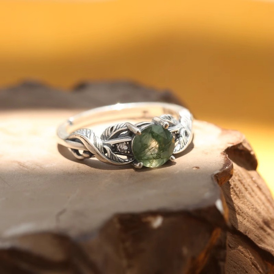 A niche design of water plant green agate ring for women, a light luxury and high-end index finger ring with an aged and retro personality, an open ring Specification drawing