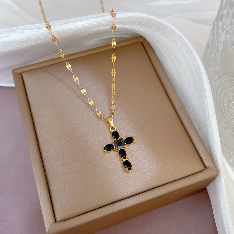 【 Titanium Steel 】 Micro-inlaid light Luxury Zircon cross Exquisite micro-inlaid necklace, women's fashion trend collarbone chain manufacturer Application Scenario
