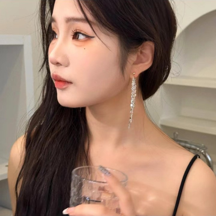 Galaxy Waterfall ~ Heart-shaped tassel long Ear line Elegant Earrings for round faces to look slimmer in autumn and winter bulingbuling ears Application Scenario
