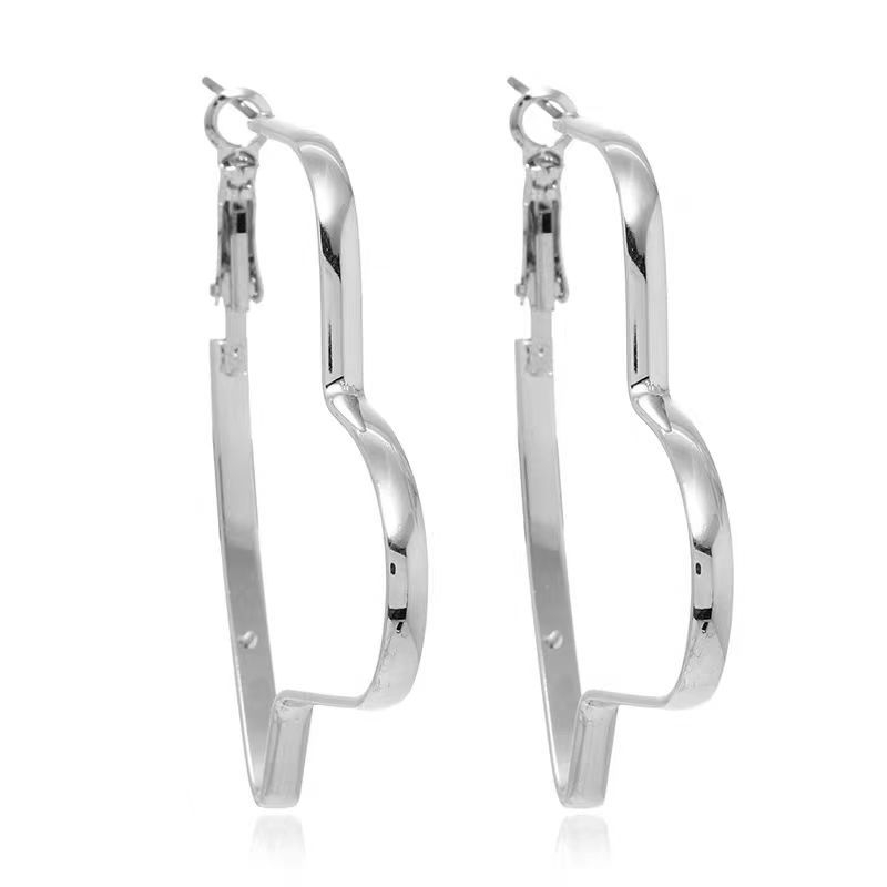 Irregular silver heart-shaped ear loops, 2025 new trendy and cool style ear studs and ear buckles, exaggerated and elegant earrings Item Picture