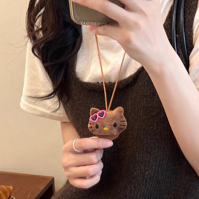 Cute plush necklaces with heart-shaped kittens, girlish and fashionable long sweater chains, sweet and versatile necklaces wholesale Application Scenario