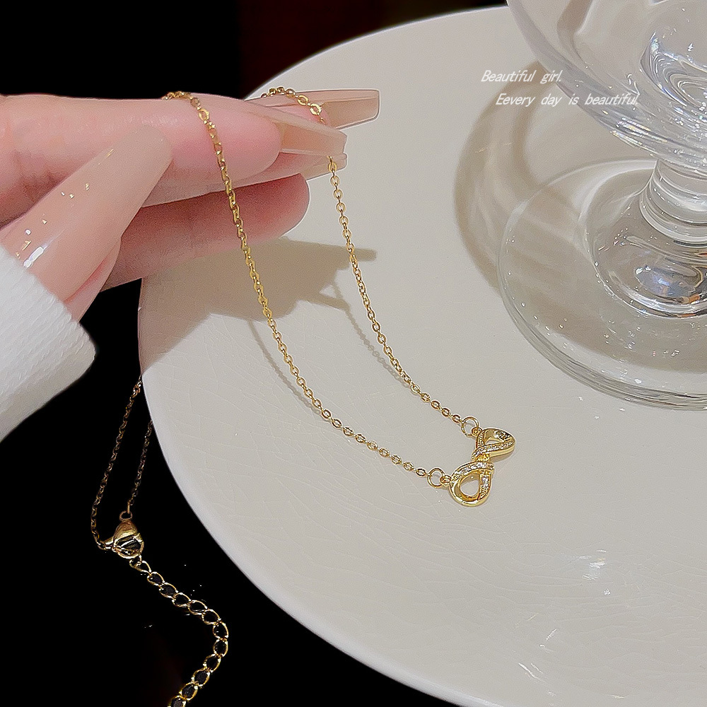 A simple and versatile 8-shaped necklace from South Korea that doesn't fade, a light luxury pendant, a new niche necklace, and a sweet collarbone chain that is popular among Internet celebrities Application Scenario