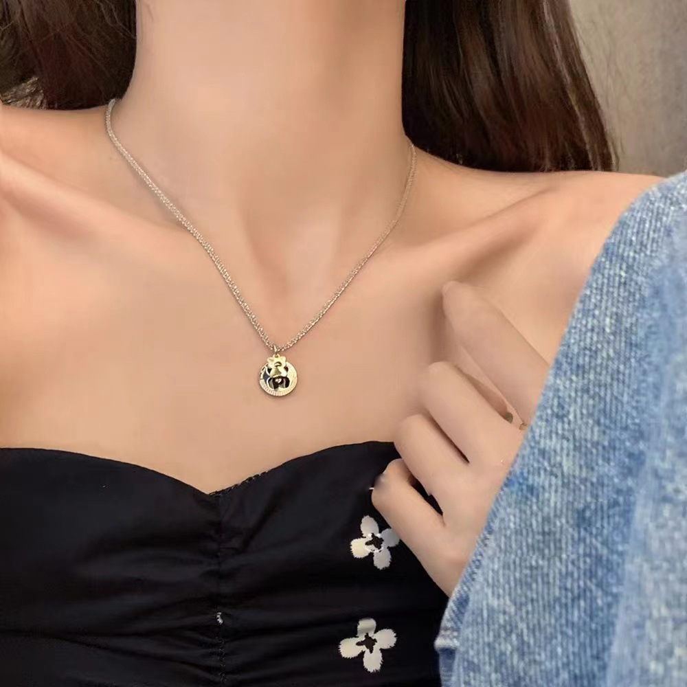 The sparkling little bear pendant necklace is a unique, fashionable and versatile collarbone chain accessory for women's summer full figure