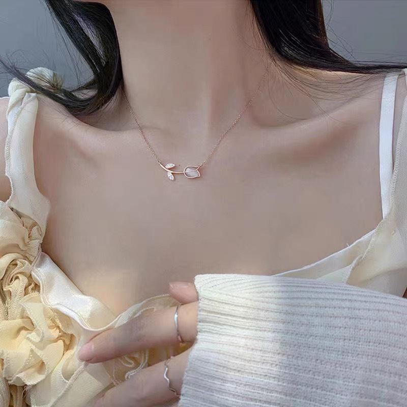 Cat's eye tulip necklace ~ Light luxury French collarbone chain 2023 Spring/Summer new necklace for women Specification drawing