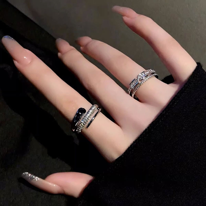 The ring is a cool and unique multi-layered zircon design on Instagram for women. It's an open ring with a sweet and cool personality details Picture