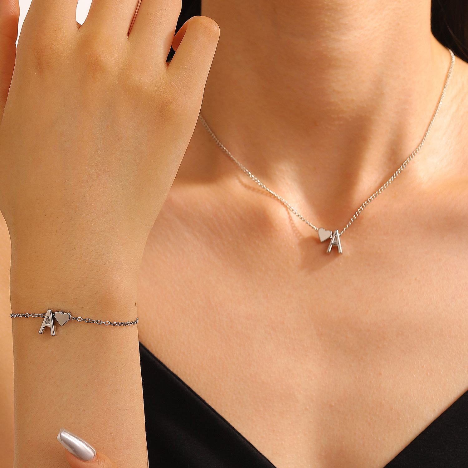 European and American fashion heart 26-letter heart-shaped pendant necklace bracelet 2-piece set of simple jewelry for women details Picture