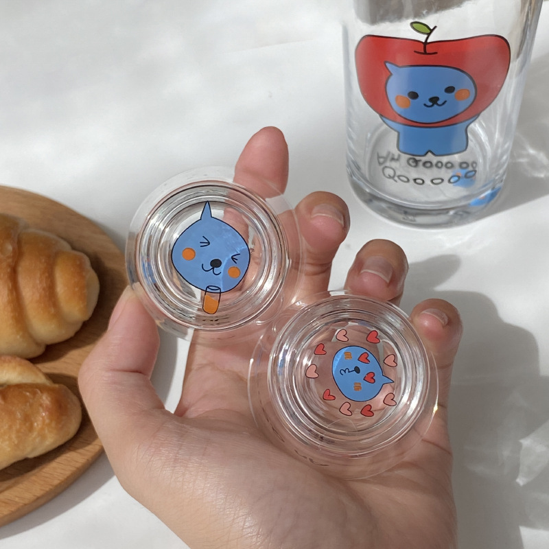 A set of hand-painted Apple cool three-piece glass cups, cartoon little blue man wine glasses, juice cups and coffee cups as gifts Item Picture