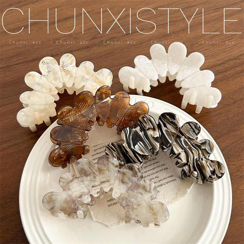 Rush into spring ~ Elegant petal hair clip, high ponytail claw clip for women's back of the head, 2025 new high-end shark clip details Picture