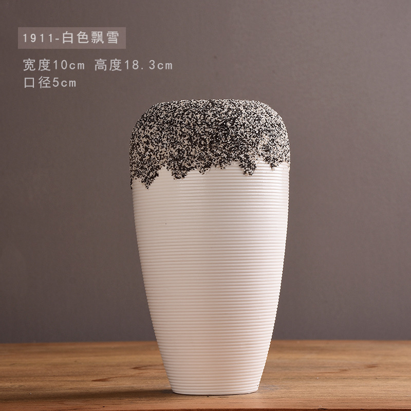 Modern and simple ceramic, pure hand-brushed black and white, creative home decoration items for the living room desktop, dry flower holders, hydroponic flower vases