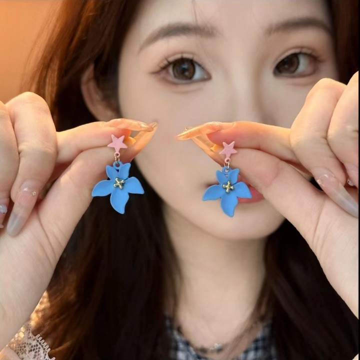 Korean-style super fairy flower earrings, sweet and ins girlish heart stud earrings, fresh and individual fashionable earrings wholesale full figure