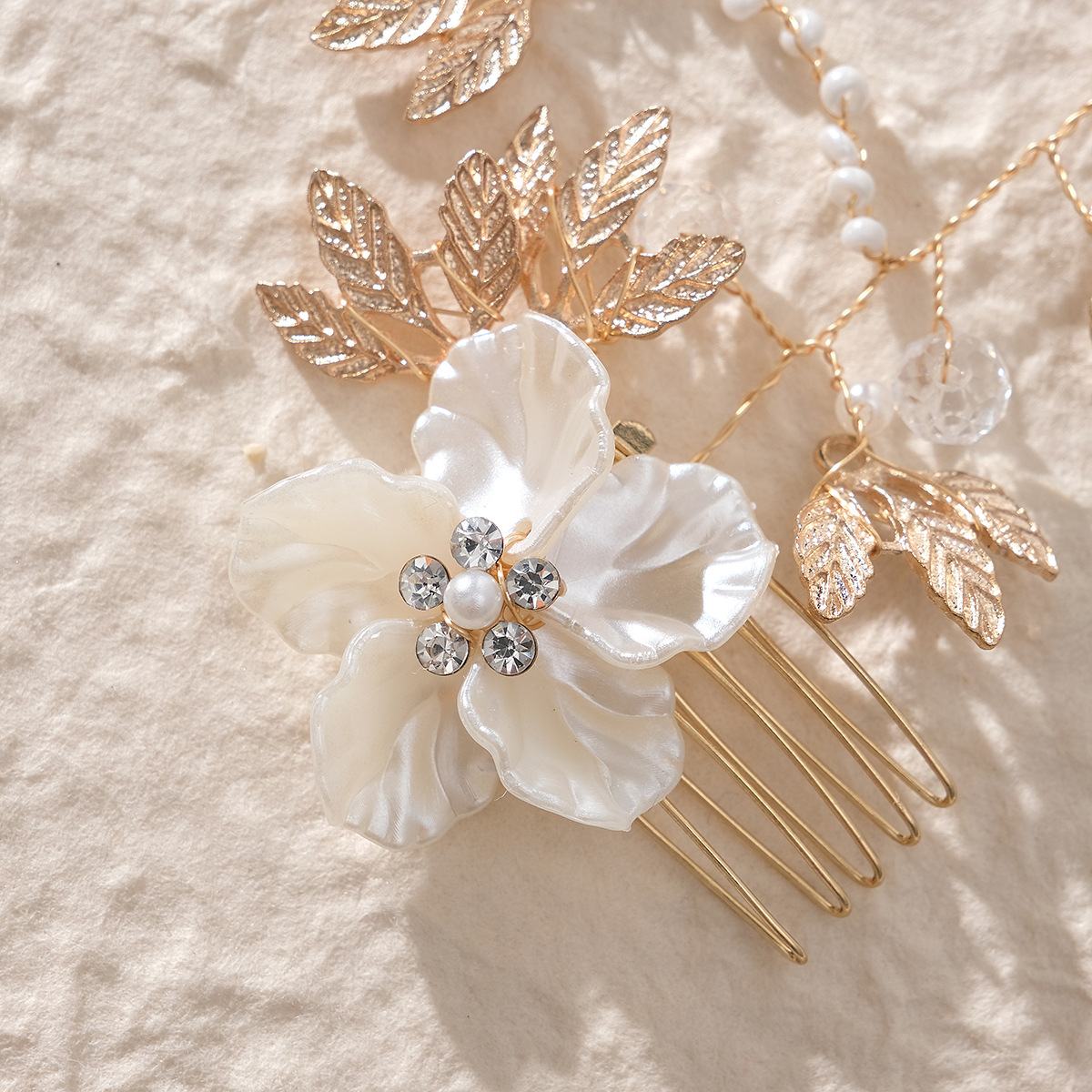 Cross-border exclusive Ebay bridal accessories, handcrafted shell and flower pairs, pearl and rhinestone inserts, European and American wedding headwear Specification drawing