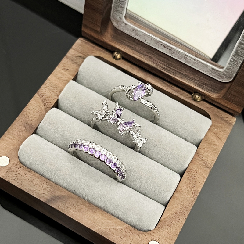 Sweet and cool purple zircon exquisite butterfly row diamond open ring, a cool and unique design for women, versatile and elegant ring Application Scenario