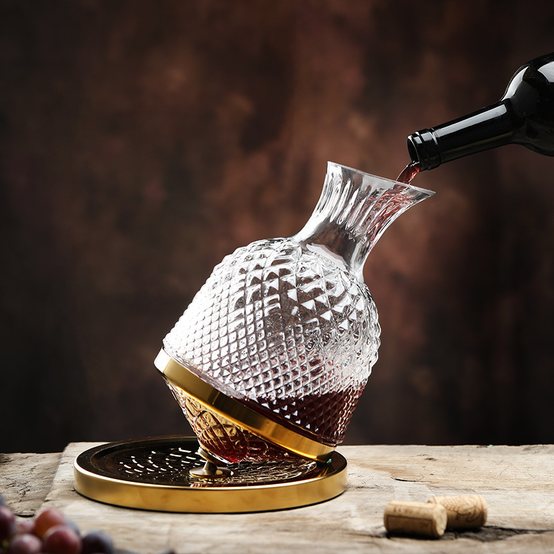 The unbreakable decanter, a light luxury high-footed wine glass set for home use, is a high-end rotating silver top wine decanter Item Picture