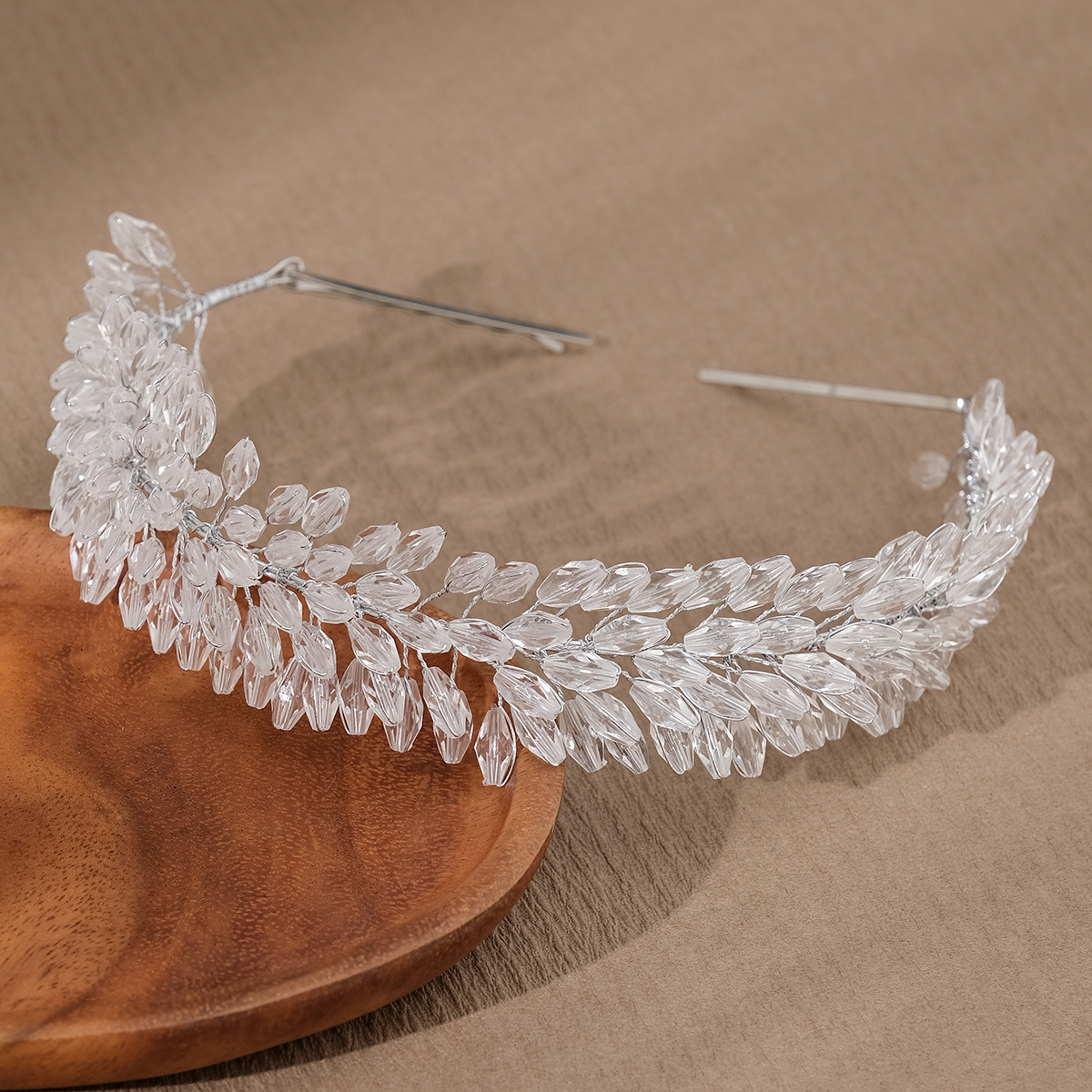 European and American wedding crystal headwear, bride headbands, banquet and party wedding dress accessories, heavy beaded bride ornaments, headbands details Picture