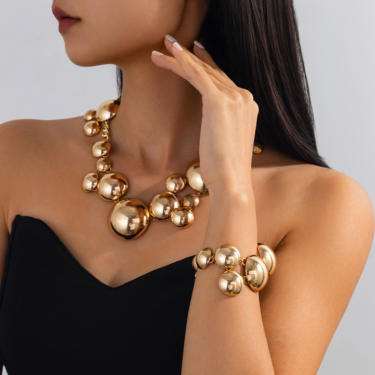 European and American cross-border jewelry exaggerated smooth alloy round pendant Necklace punk design sense Necklace set Specification drawing