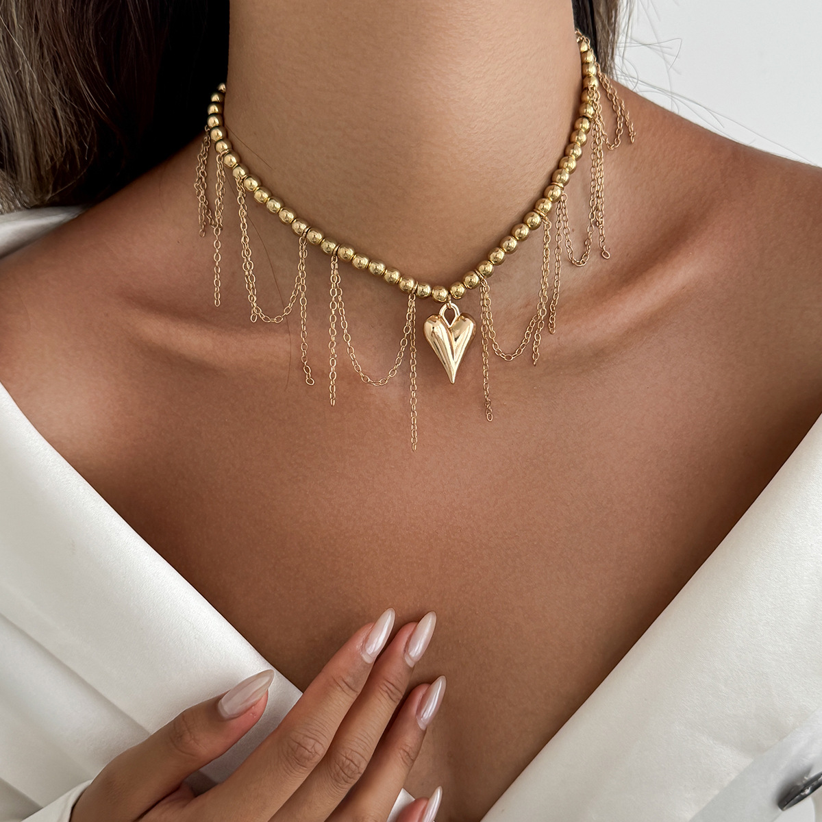 European and American cross-border jewelry, cream sweet girl style heart pendant necklace, elegant imitation pearl tassel chain, collarbone chain Specification drawing