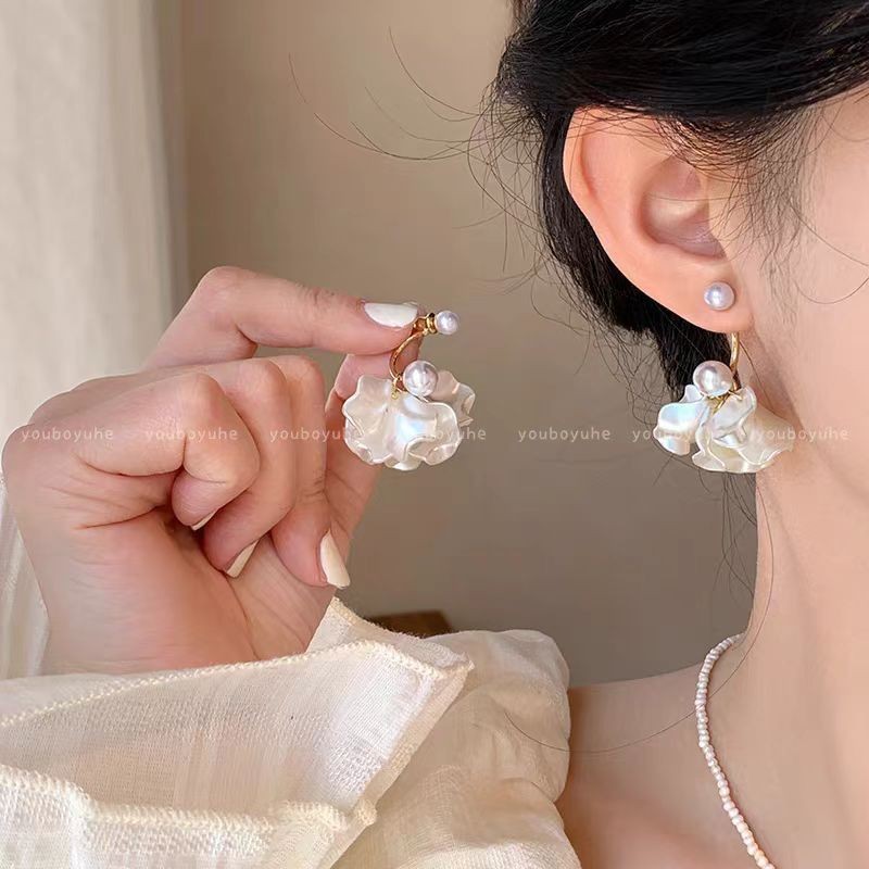 Super suitable stud earrings for taking photos during outings ~ Niche summer colorful flower earrings, seaside vacation earrings Application Scenario