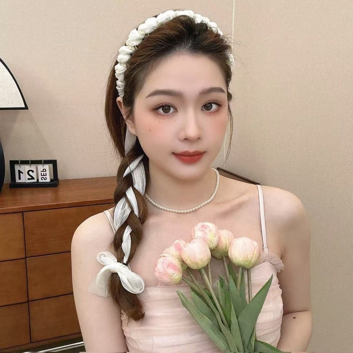 New Japanese and Korean flowing light colorful pearl ribbon tooth comb hair band, hair binding silk scarf one-piece headband, fluffy wavy hair clip details Picture