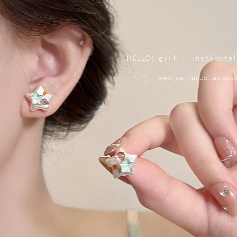 Colorful zircon heart-shaped star earrings for women, sweet dopamine earrings for summer 2024, a best-selling and stylish earpiece that has become a social media sensation Specification drawing