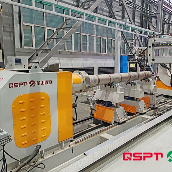 The cantilever type automatic pipe welding machine is used for welding main and auxiliary pipes in nuclear power plants and thermal power plants Specification drawing