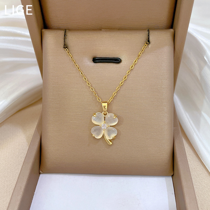 【 Titanium Steel 】 Cat-eye clover, fashionable, light luxury, elegant, full diamond necklace, versatile for women, collarbone chain, titanium steel Specification drawing