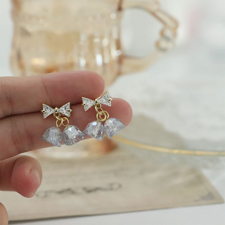 Silver Needle Autumn and Winter Light Dance Party Sparkling Crystal small bow Stud earrings Gentle white moonlight girlish style stud earrings details Picture