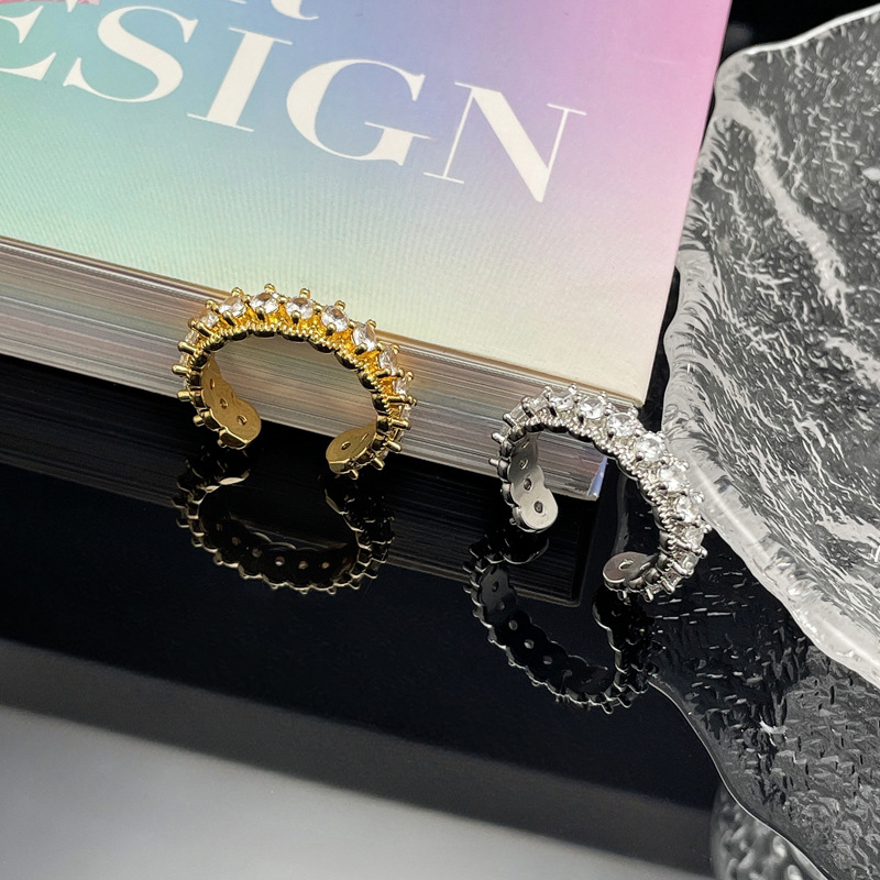 This light luxury and exquisite diamond-encrusted lace opening ring exudes a unique, high-end and fashionable vibe for women. It is an adjustable food ring Specification drawing