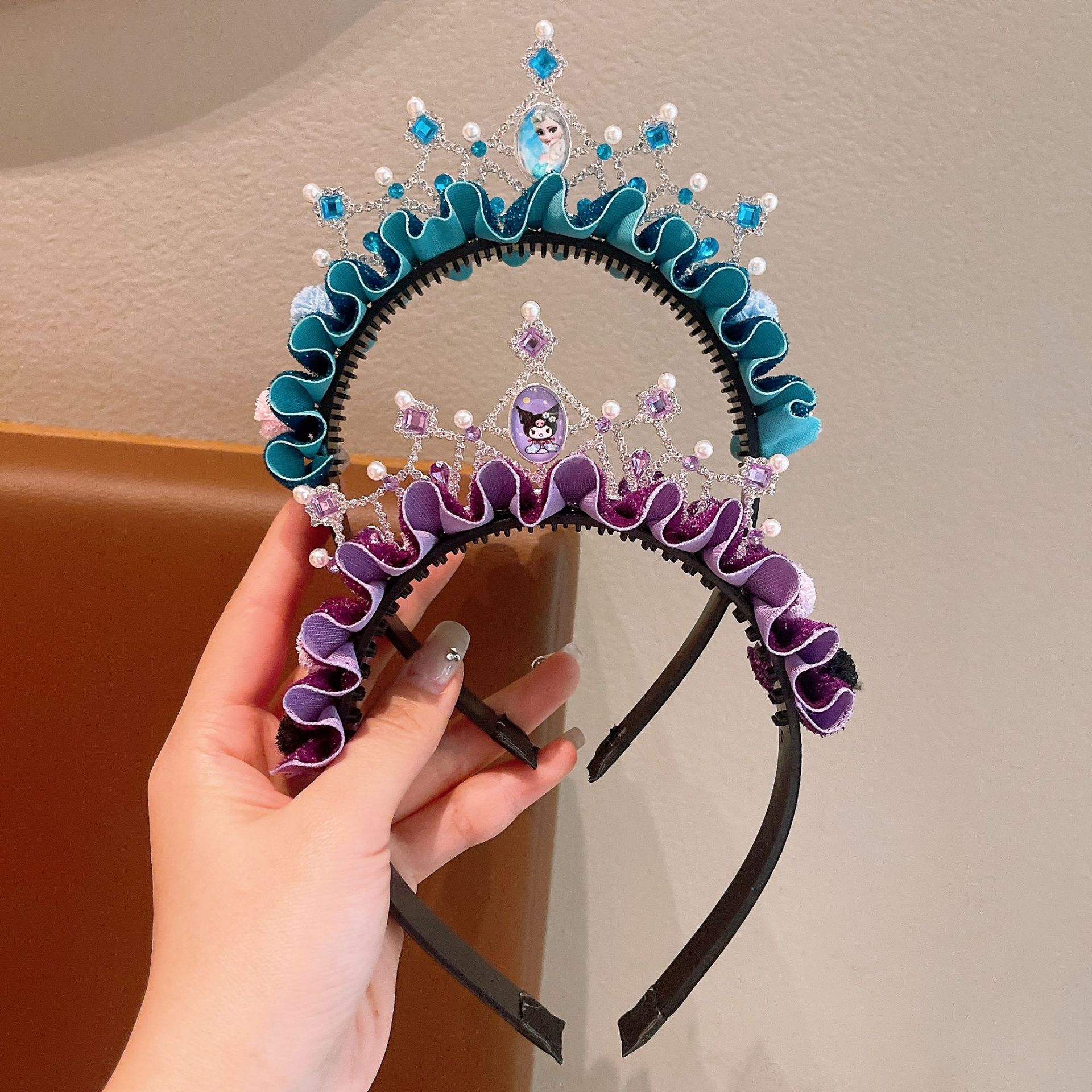 Kuromi Children's hair band Cartoon crown headwear Elsa Princess headband Purple mesh Little Girl hair accessory Application Scenario